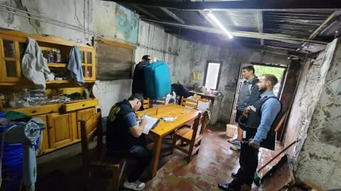 ALLANAMIENTOS POR EL HOMICIDIO EN VILLA LIBERTAD: SECUESTRARON CELULARES Y MUNICIONES.