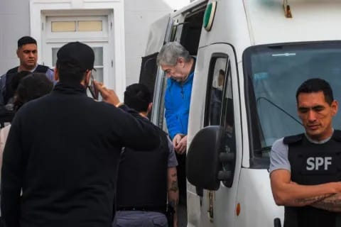 LÁZARO BÁEZ TRASLADADO A EZEIZA TRAS SER RECHAZADO SU PEDIDO DE PRISIÓN DOMICILIARIA.