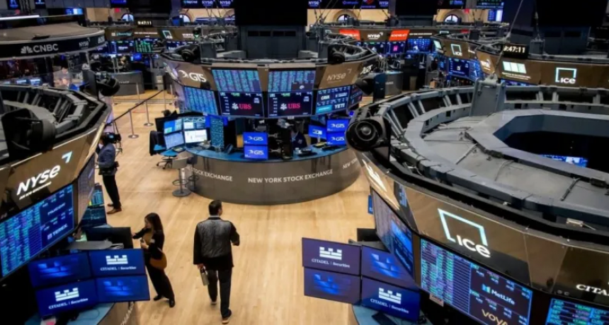 TRAS LA FIRMA DEL SWAP CON EEUU, ACCIONES Y BONOS ARGENTINOS SUFREN CAÍDAS DE HASTA EL 3% EN WALL STREET