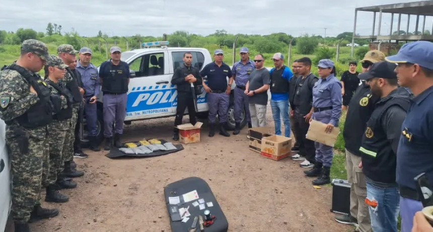 OPERATIVO ANTINARCÓTICOS EN DÍA DE ELECCIONES: DETIENEN A DOS NARCOS CON SEIS KILOS DE DROGA EN RESISTENCIA