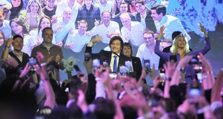 🎤 MILEI CELEBRA EL TRIUNFO: 