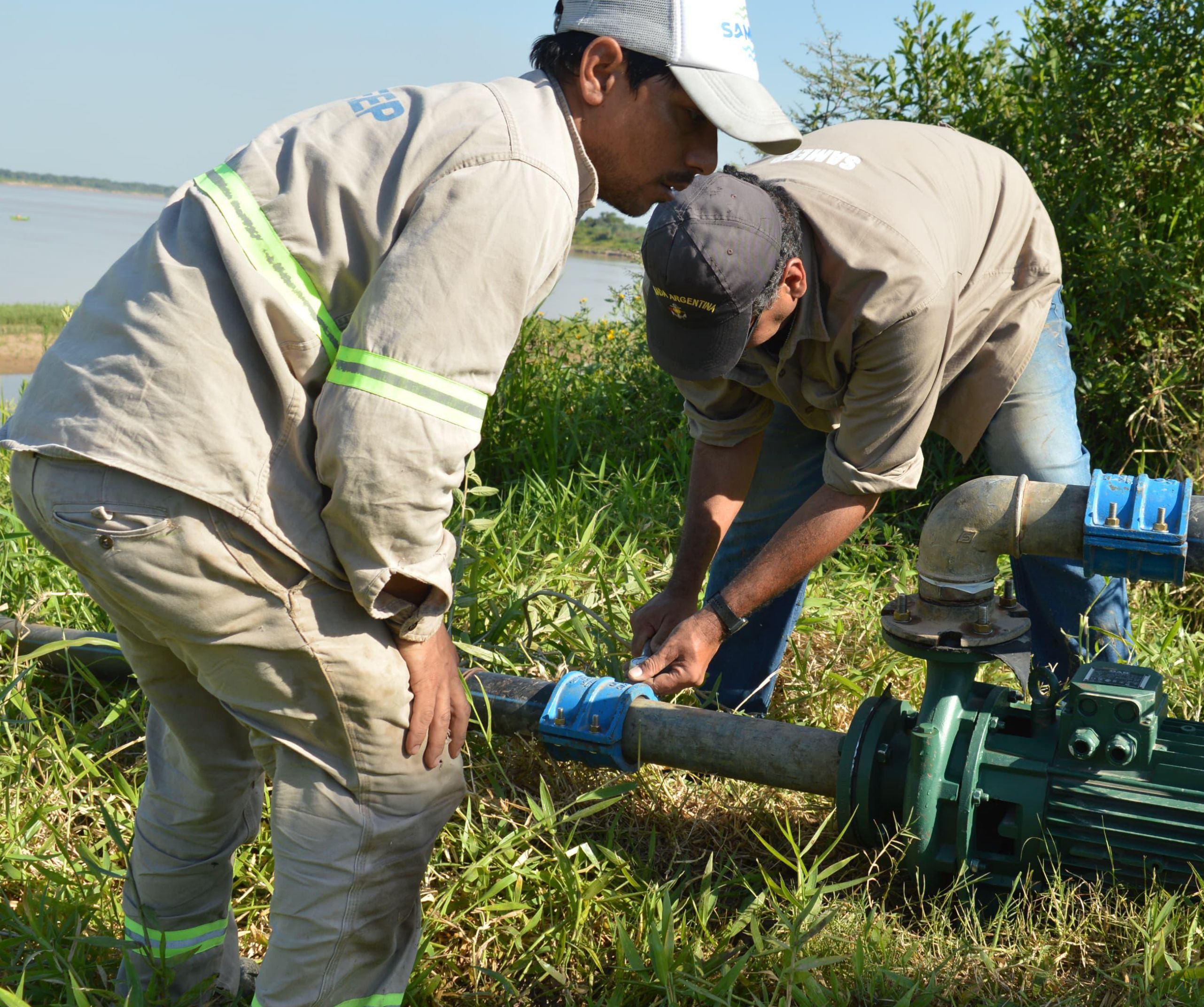 PUERTO BERMEJO: SAMEEP INSTALÓ UN SEGUNDO EQUIPO DE BOMBEO PARA GARANTIZAR SUFICIENTE CAUDAL DE AGUA POTABLE DURANTE EL VERANO