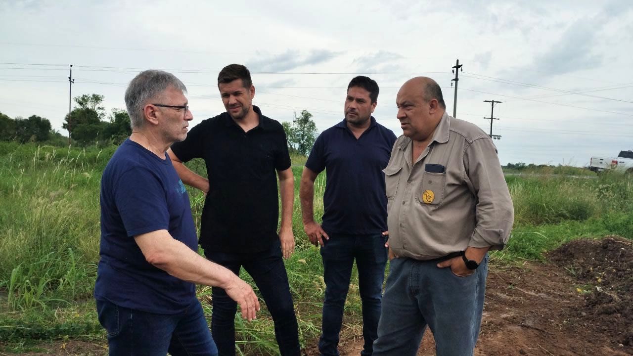 SÁENZ PEÑA: EL GOBIERNO PROVINCIAL Y EL MUNICIPIO ARTICULAN LA LIMPIEZA DE CANALES