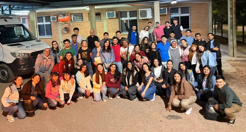 INSPIRADOS POR LA FE, VOLUNTARIOS DE LA PARROQUIA ITATÍ REALIZAN UNA 