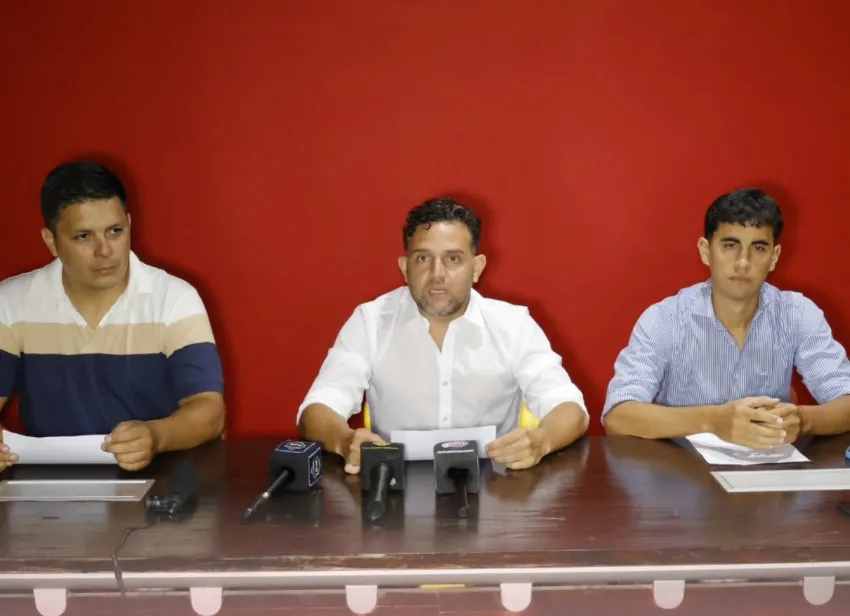 SARMIENTO ACLARÓ QUE EL CLUB NO ESTÁ INTERVENIDO Y QUE CUMPLE CON UN ACUERDO LABORAL