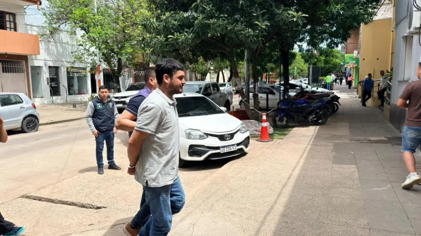 TRAS ESTAR PRÓFUGO, SE ENTREGÓ EL ABOGADO BONIARDI CABRA Y QUEDÓ DETENIDO