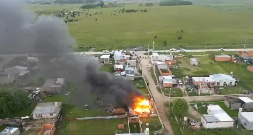 MAR DEL PLATA: DENUNCIARON ABUSO EN UNA ESCUELA E INCENDIARON LA CASA DE UN NIÑO ACUSADO