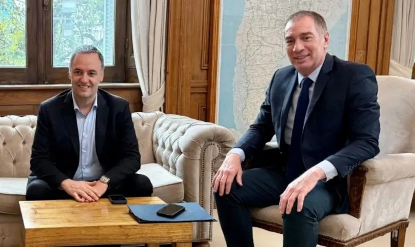 EL GOBIERNO ACELERA ACUERDOS CON GOBERNADORES PARA APROBAR LAS REFORMAS DE MILEI