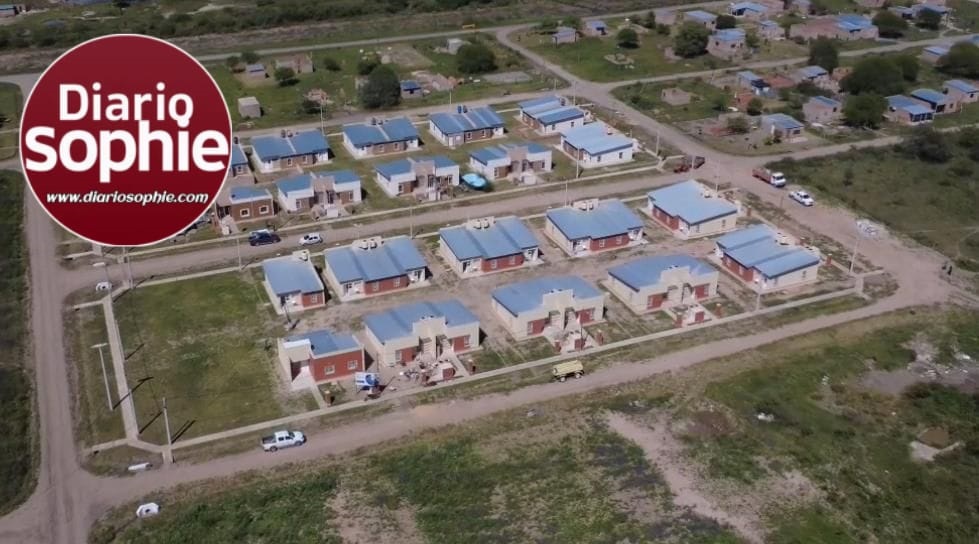 AVANZA LA CONSTRUCCIÓN DE VIVIENDAS EN PRESIDENCIA DE LA PLAZA, PRÓXIMAS A SER SORTEADAS.