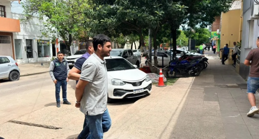 TRAS ESTAR PRÓFUGO, SE ENTREGÓ EL ABOGADO BONIARDI CABRA Y QUEDÓ DETENIDO