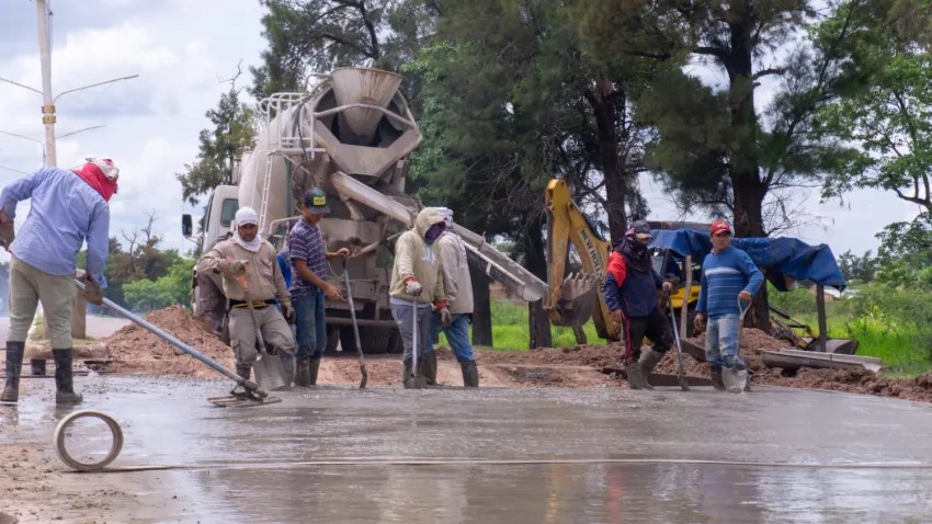 AVANZA LA REPAVIMENTACIÓN DE LA AVENIDA LOS INMIGRANTES EN SÁENZ PEÑA