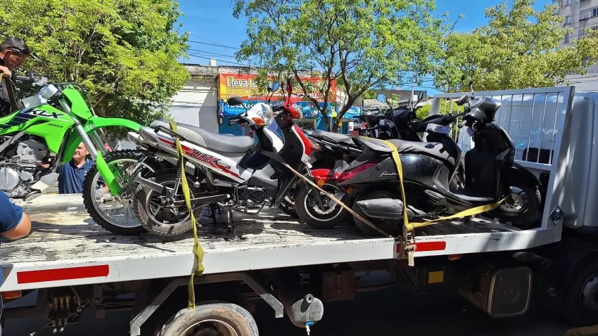 SECUESTRARON 39 MOTOS EN PLENO CENTRO DE RESISTENCIA POR FALTA DE CASCOS