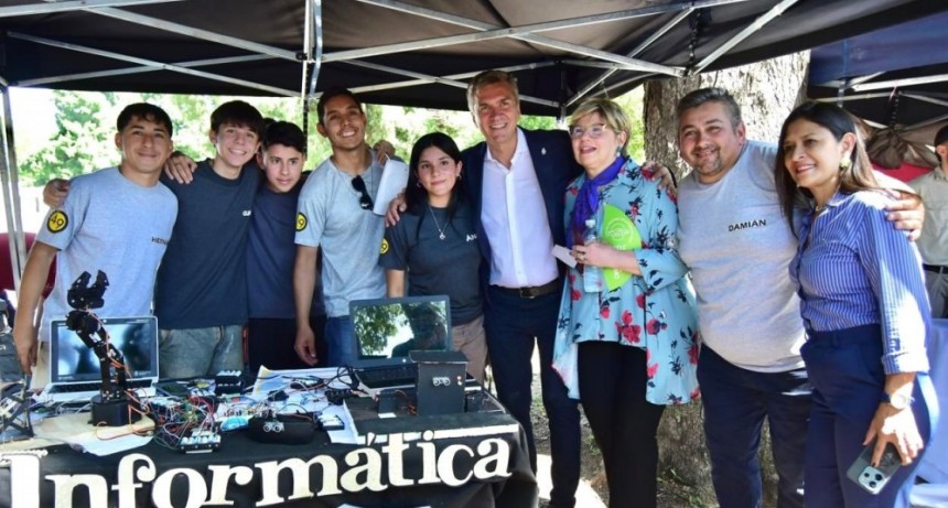 EL GOBERNADOR ZDERO ACOMPAÑÓ EL INICIO DE LA EXPO TEC Y AUTOTEC QUE REVALORIZA A LAS ESCUELAS TÉCNICAS
