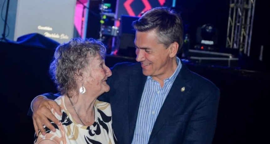 🎊 EL GOBERNADOR ZDERO ENCABEZÓ EL 138° ANIVERSARIO DE COLONIA POPULAR