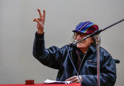 INAUGURARON UNA ESQUINA Y RENOMBRARON UNA ESTACIÓN DE SUBTE EN HONOR A CHARLY GARCÍA